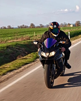 Suzuki Gsxr L0 | Auto.bg — изображение 3 Suzuki Gsxr L0 | Auto.bg — изображение 3