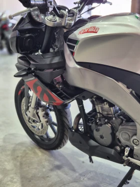 Aprilia Tuono 125 ABS!!! A1 Нов внос!!! | Auto.bg — изображение 12 Aprilia Tuono 125 ABS!!! A1 Нов внос!!! | Auto.bg — изображение 12