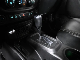 Jeep Wrangler UNLIMITED Sahara* NAVI* Bluetooth* Koжа* Подгрев* - 29600 лв. / 15134.24 € - 30684684 10 | Car24.bg Jeep Wrangler UNLIMITED Sahara* NAVI* Bluetooth* Koжа* Подгрев* - 29600 лв. / 15134.24 € - 30684684 10