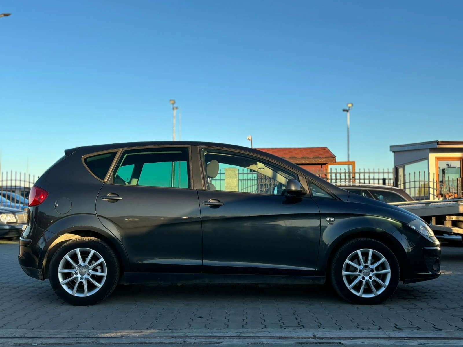 Seat Altea / 2.0 TDI / 140 HP / NAVI / TOP /  - изображение 6 | Auto.bg Seat Altea / 2.0 TDI / 140 HP / NAVI / TOP /  - изображение 6