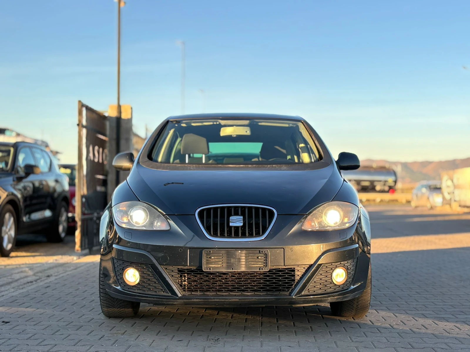 Seat Altea / 2.0 TDI / 140 HP / NAVI / TOP /  - изображение 8 | Auto.bg Seat Altea / 2.0 TDI / 140 HP / NAVI / TOP /  - изображение 8