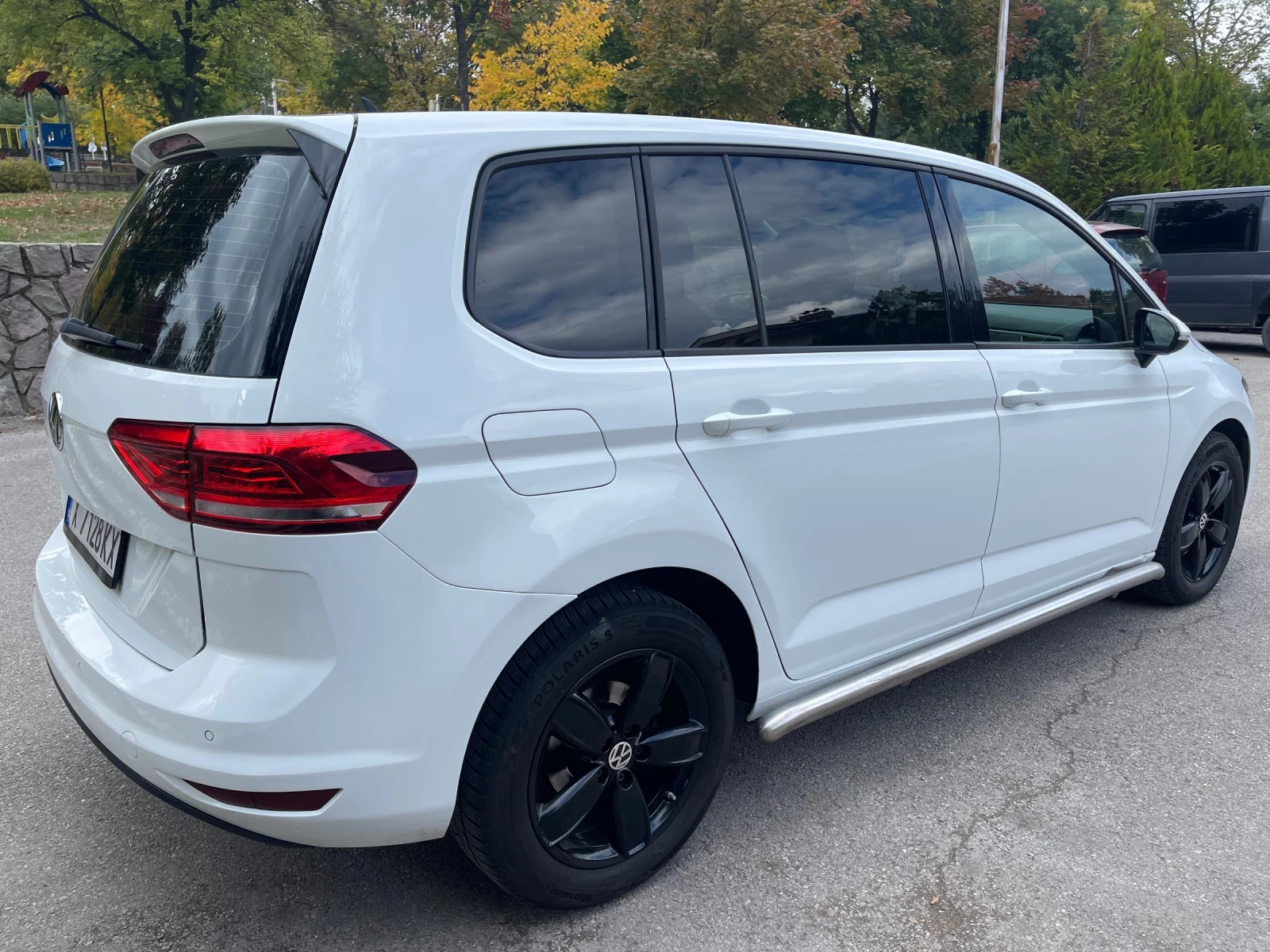 VW Touran 2.0 TDI DSG 150 к.с. - ЛИЗИНГ ОБСЛУЖЕН! - изображение 8 | Auto.bg VW Touran 2.0 TDI DSG 150 к.с. - ЛИЗИНГ ОБСЛУЖЕН! - изображение 8