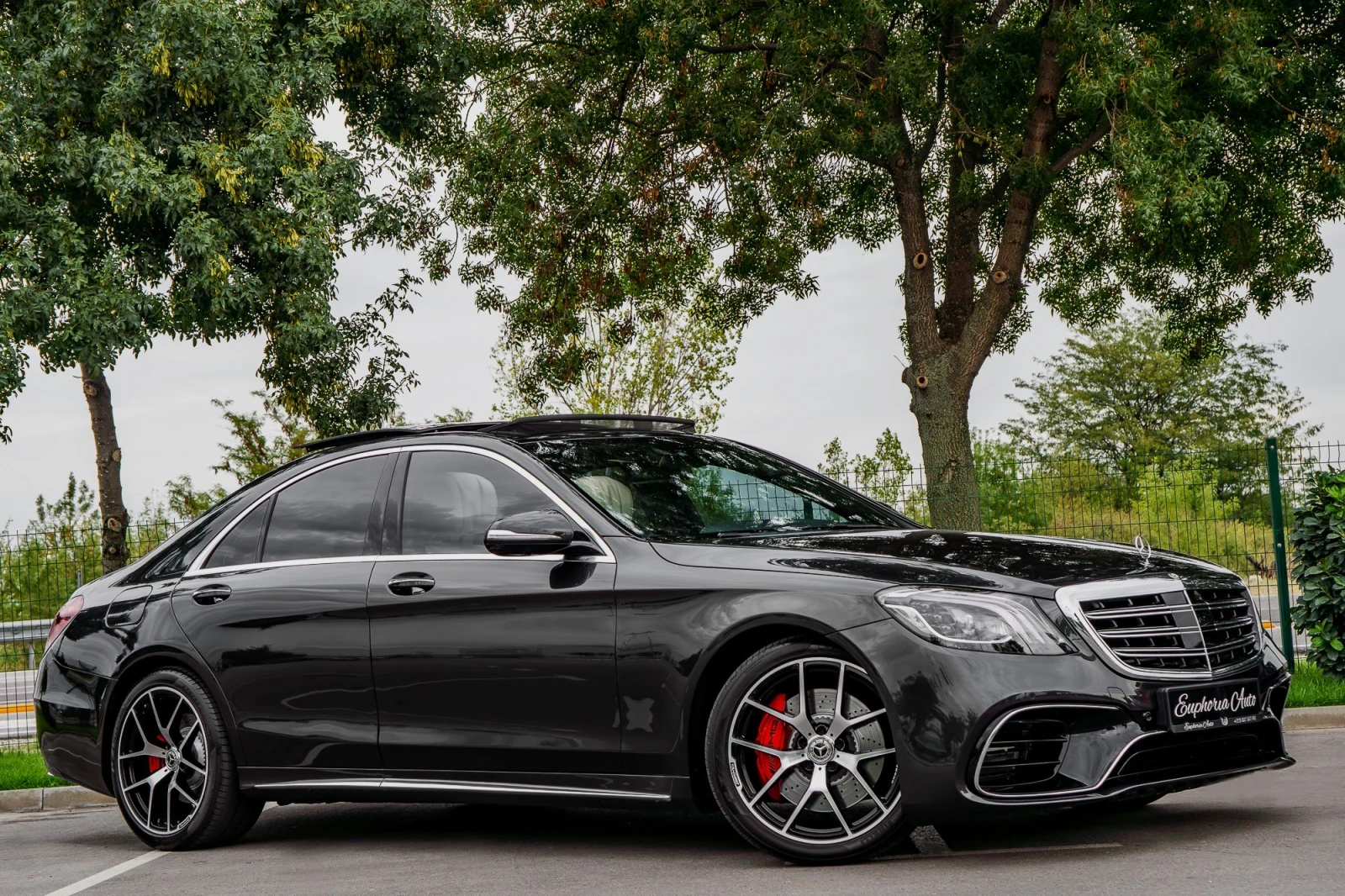 Mercedes-Benz S 350 d* 4MATIC* AMG* EXCLUSIVE* PANO* 3XTV* CARBON* FUL - изображение 7 | Auto.bg Mercedes-Benz S 350 d* 4MATIC* AMG* EXCLUSIVE* PANO* 3XTV* CARBON* FUL - изображение 7