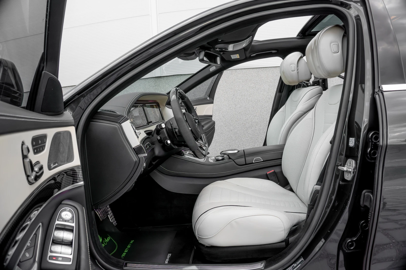 Mercedes-Benz S 350 d* 4MATIC* AMG* EXCLUSIVE* PANO* 3XTV* CARBON* FUL - изображение 9 | Auto.bg Mercedes-Benz S 350 d* 4MATIC* AMG* EXCLUSIVE* PANO* 3XTV* CARBON* FUL - изображение 9