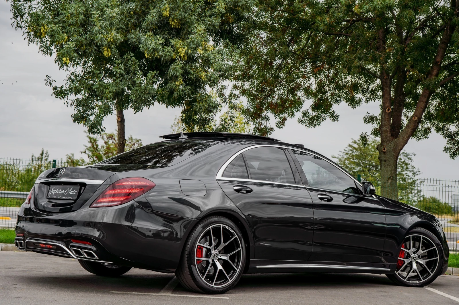 Mercedes-Benz S 350 d* 4MATIC* AMG* EXCLUSIVE* PANO* 3XTV* CARBON* FUL - изображение 5 | Auto.bg Mercedes-Benz S 350 d* 4MATIC* AMG* EXCLUSIVE* PANO* 3XTV* CARBON* FUL - изображение 5