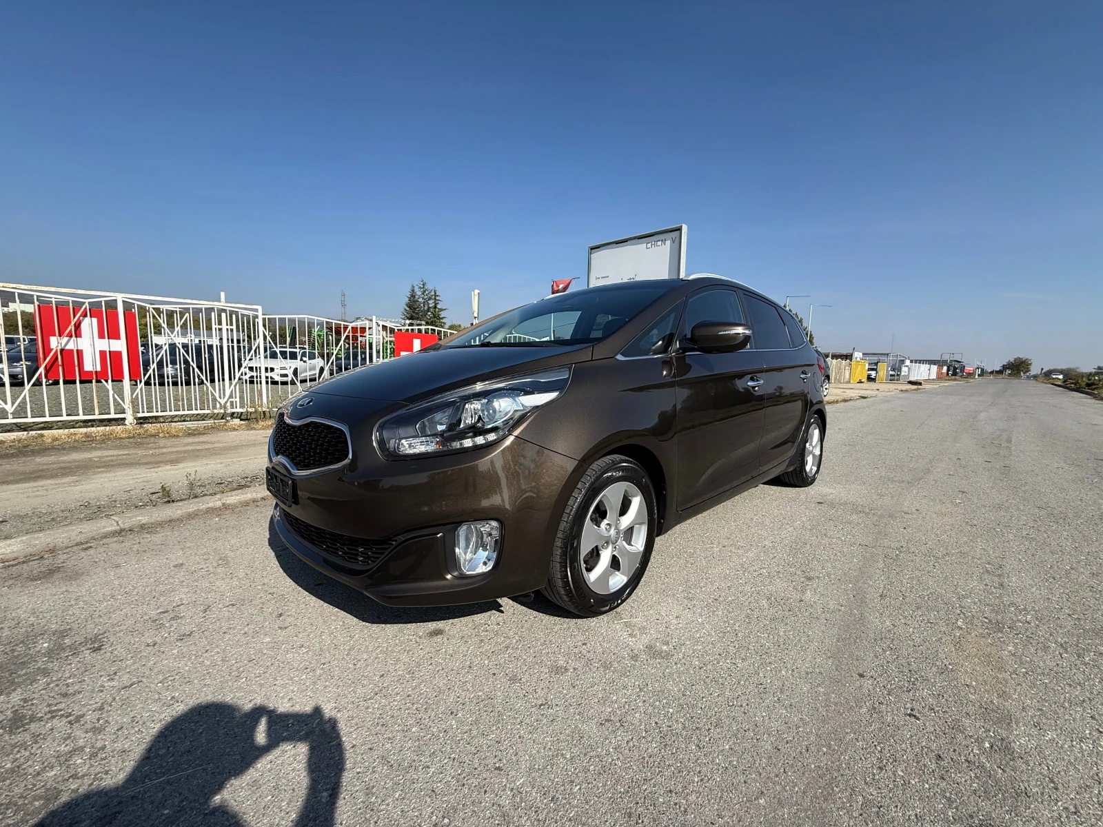 Kia Carens 1.6 NAVI STYLE ШВЕЙЦАРИЯ | Auto.bg — изображение 1 Kia Carens 1.6 NAVI STYLE ШВЕЙЦАРИЯ | Auto.bg — изображение 1