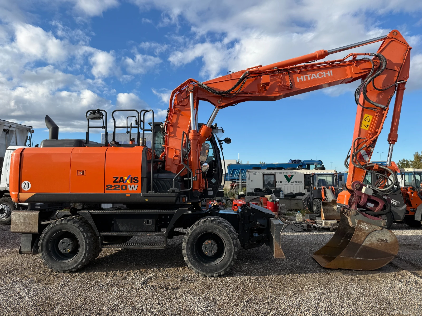 Багер Hitachi ZX 220W-5B - изображение 10 | Auto.bg Багер Hitachi ZX 220W-5B - изображение 10