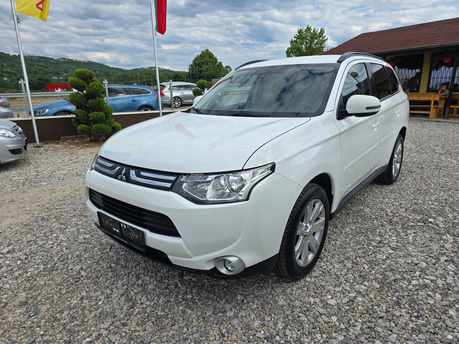 Mitsubishi Outlander 2.2 DI-D 4X4 | Auto.bg — изображение 1 Mitsubishi Outlander 2.2 DI-D 4X4 | Auto.bg — изображение 1