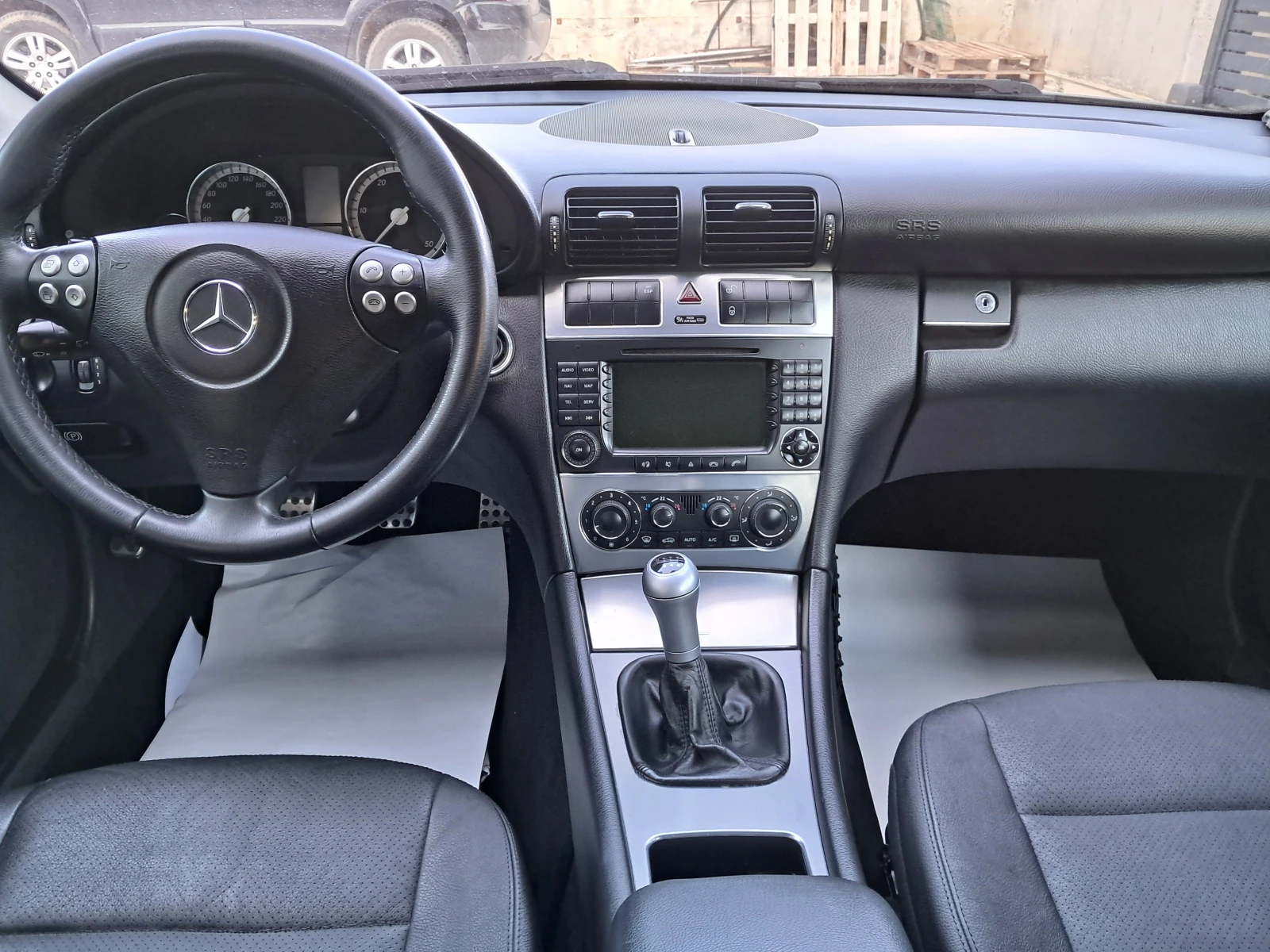 Mercedes-Benz C 220 CDI-SPORT EDITION-91000 км. - изображение 8 | Auto.bg Mercedes-Benz C 220 CDI-SPORT EDITION-91000 км. - изображение 8