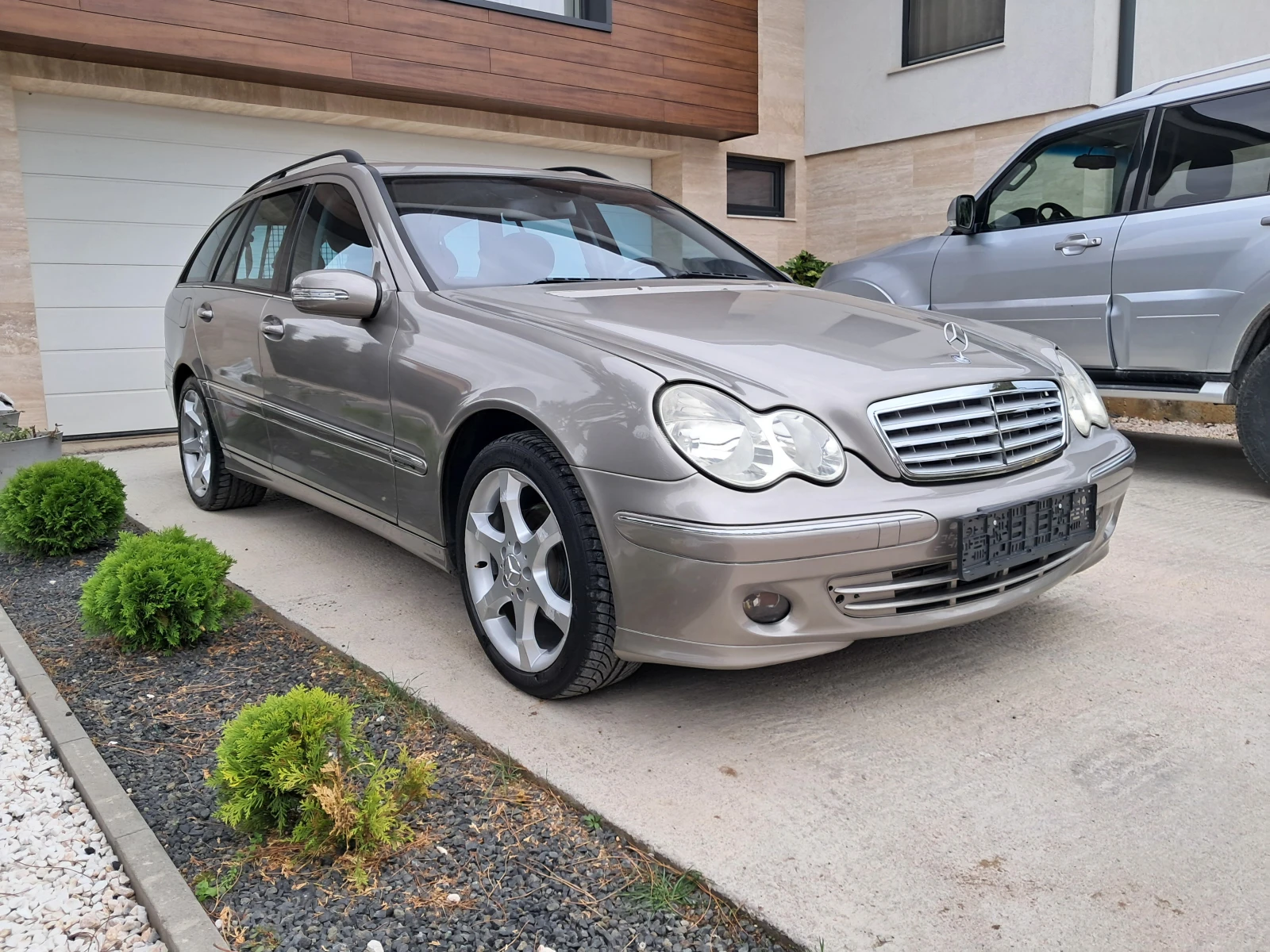 Mercedes-Benz C 220 CDI-SPORT EDITION-91000 км. - изображение 2 | Auto.bg Mercedes-Benz C 220 CDI-SPORT EDITION-91000 км. - изображение 2