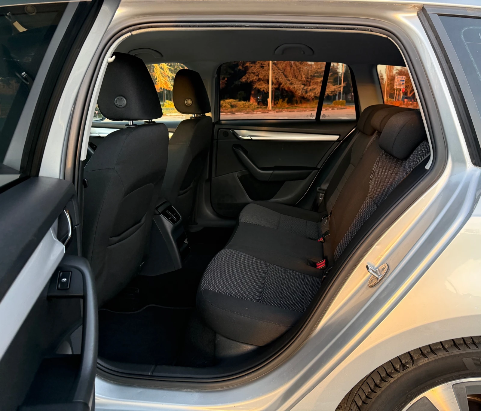 Skoda Octavia Green-Line///Navi/// - изображение 10 | Auto.bg Skoda Octavia Green-Line///Navi/// - изображение 10