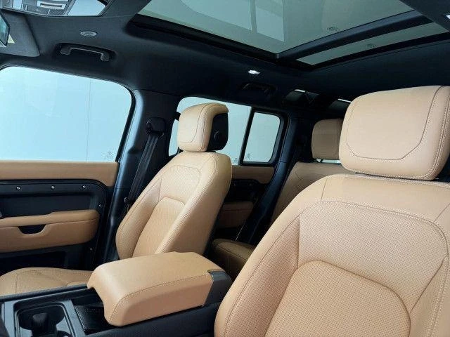 Land Rover Defender P525 CARPATHIAN EDITION/MERIDIAN/PANO/HEAD UP/ - изображение 7 | Auto.bg Land Rover Defender P525 CARPATHIAN EDITION/MERIDIAN/PANO/HEAD UP/ - изображение 7