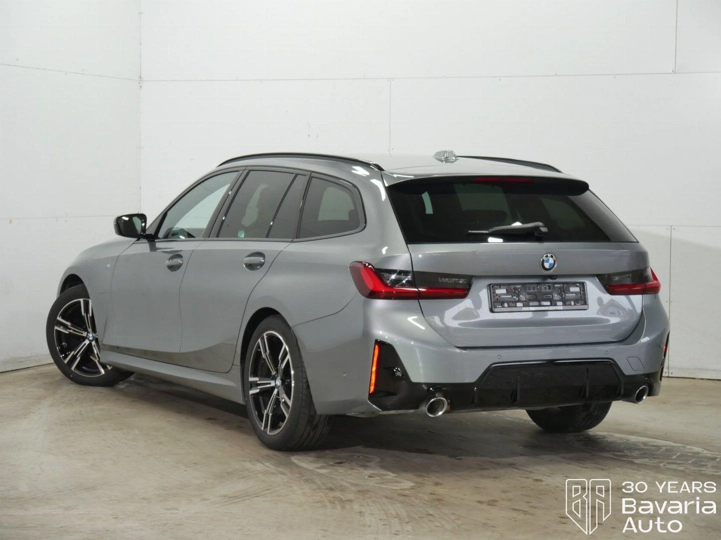 BMW 318 i Touring M Sport Paket Steptronic - изображение 2 | Auto.bg BMW 318 i Touring M Sport Paket Steptronic - изображение 2