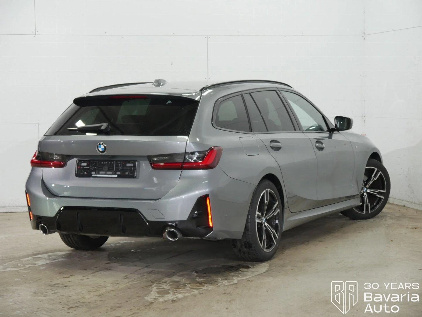 BMW 318 i Touring M Sport Paket Steptronic - изображение 3 | Auto.bg BMW 318 i Touring M Sport Paket Steptronic - изображение 3