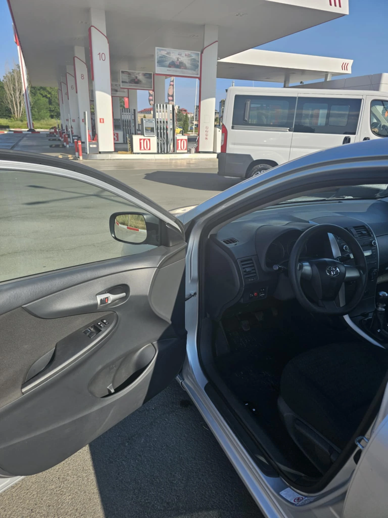 Toyota Corolla 1.4D-4D РЕАЛНИ КМ - изображение 10 | Auto.bg Toyota Corolla 1.4D-4D РЕАЛНИ КМ - изображение 10