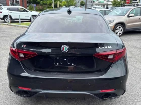 Alfa Romeo Giulia * 4dr Sdn AWD * CARFAX * ЦЕНА ДО БГ | Auto.bg — изображение 5 Alfa Romeo Giulia * 4dr Sdn AWD * CARFAX * ЦЕНА ДО БГ | Auto.bg — изображение 5