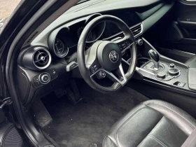 Alfa Romeo Giulia * 4dr Sdn AWD * CARFAX * ЦЕНА ДО БГ | Auto.bg — изображение 7 Alfa Romeo Giulia * 4dr Sdn AWD * CARFAX * ЦЕНА ДО БГ | Auto.bg — изображение 7