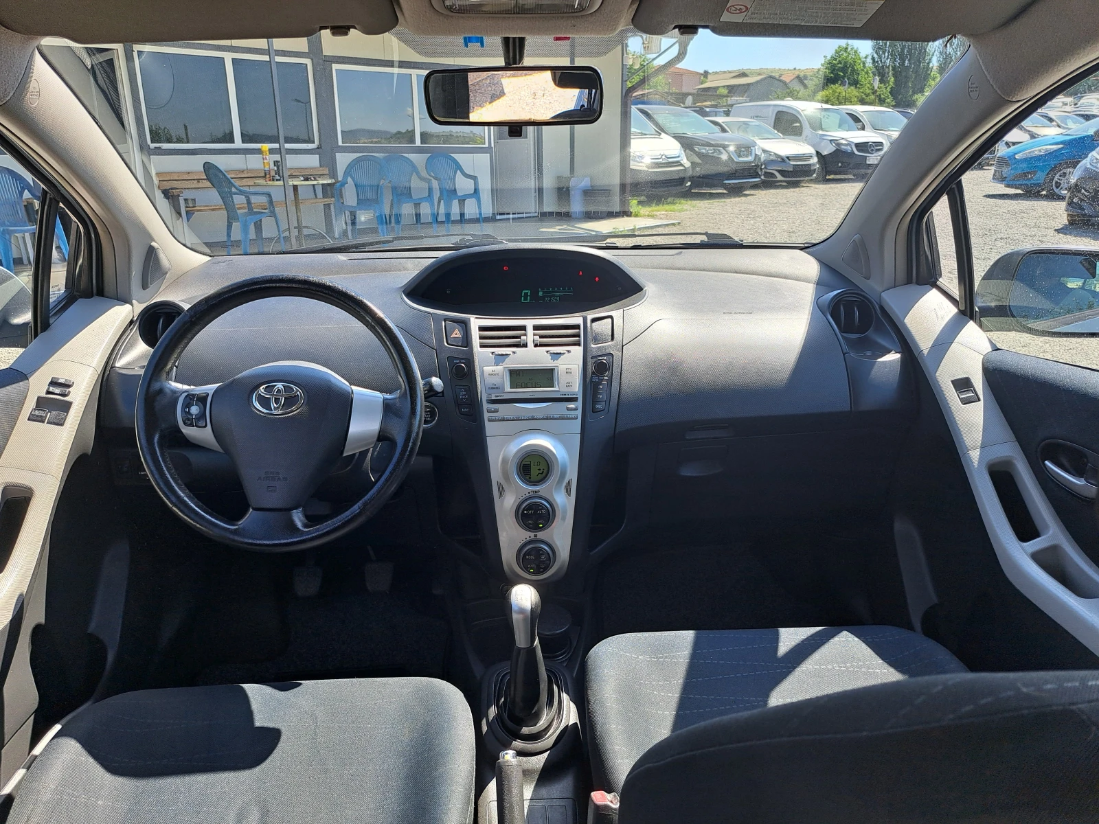 Toyota Yaris 1.3i 16V Solo - изображение 8 | Auto.bg Toyota Yaris 1.3i 16V Solo - изображение 8