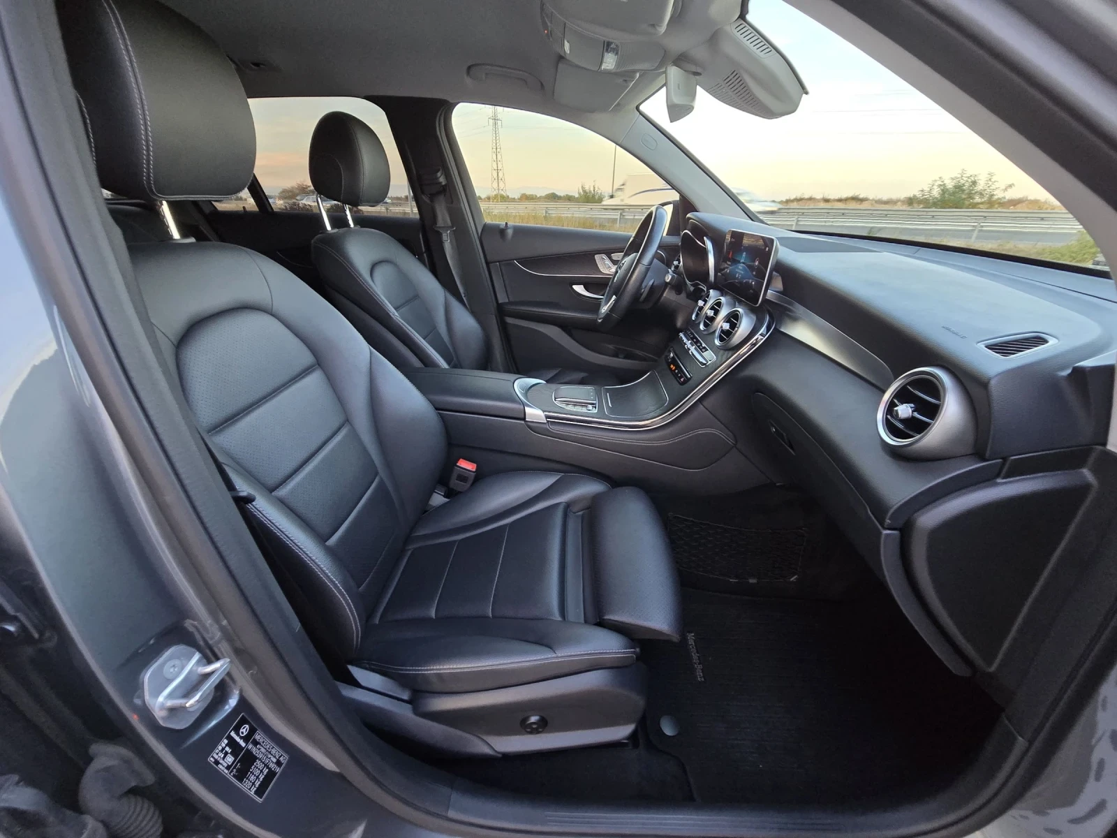 Mercedes-Benz GLC 220 63AMG/* * 123000* * * KM/FULFULFUL - изображение 10 | Auto.bg Mercedes-Benz GLC 220 63AMG/* * 123000* * * KM/FULFULFUL - изображение 10