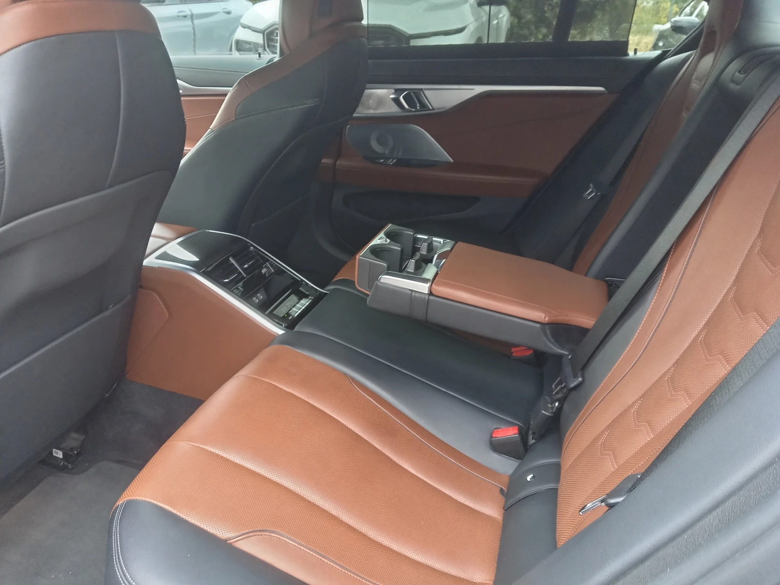 BMW 850 i M xD Gran Coupe - изображение 10 | Auto.bg BMW 850 i M xD Gran Coupe - изображение 10