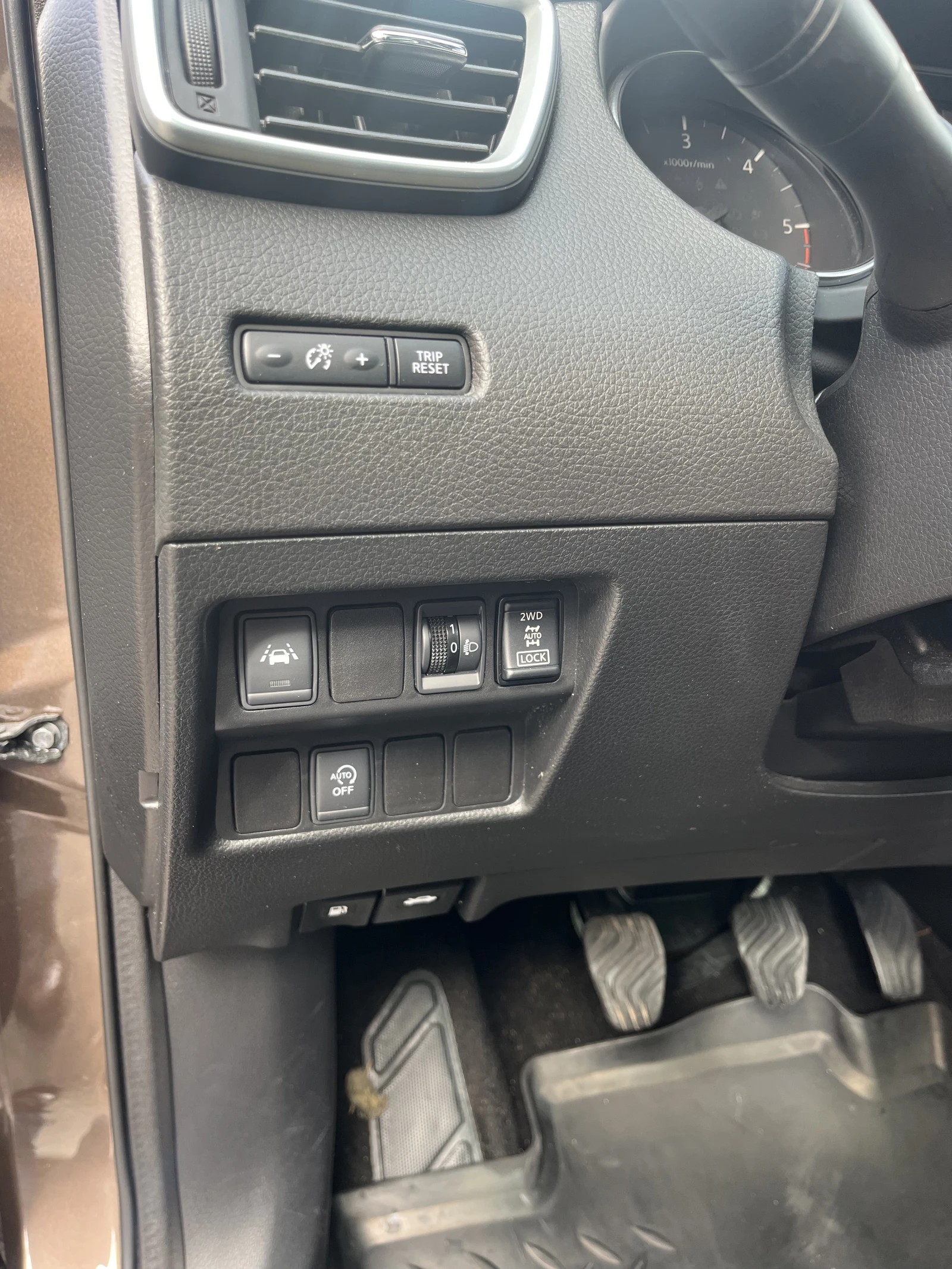Nissan Qashqai Acenta Plus  4x4 1.6 dCi - изображение 9 | Auto.bg Nissan Qashqai Acenta Plus  4x4 1.6 dCi - изображение 9