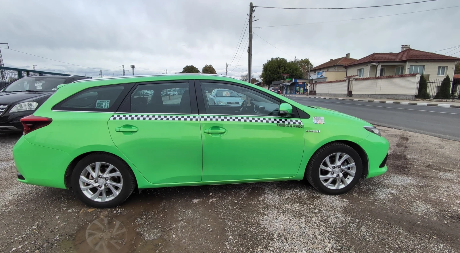 Toyota Auris Auris Hibrid - изображение 4 | Auto.bg Toyota Auris Auris Hibrid - изображение 4