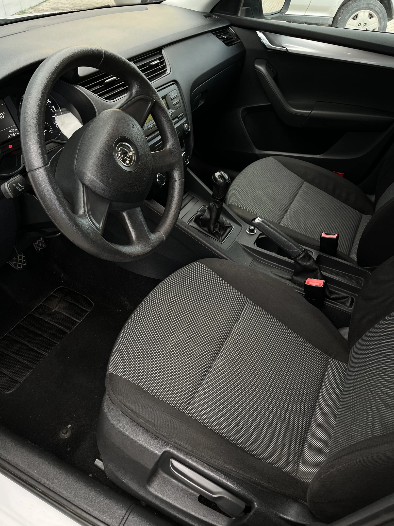 Skoda Octavia 1.4 TSI 150 к.с. Бензин ТUV-Германия - изображение 7 | Auto.bg Skoda Octavia 1.4 TSI 150 к.с. Бензин ТUV-Германия - изображение 7