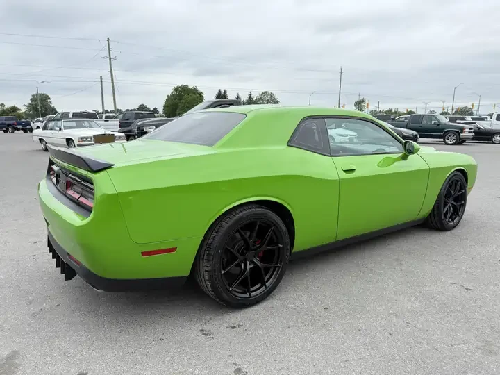 Dodge Challenger R-T/5.7 V8/KAMEPA/КОЖА/ПОДГРЕВ/KEYLESS - изображение 7 | Auto.bg Dodge Challenger R-T/5.7 V8/KAMEPA/КОЖА/ПОДГРЕВ/KEYLESS - изображение 7