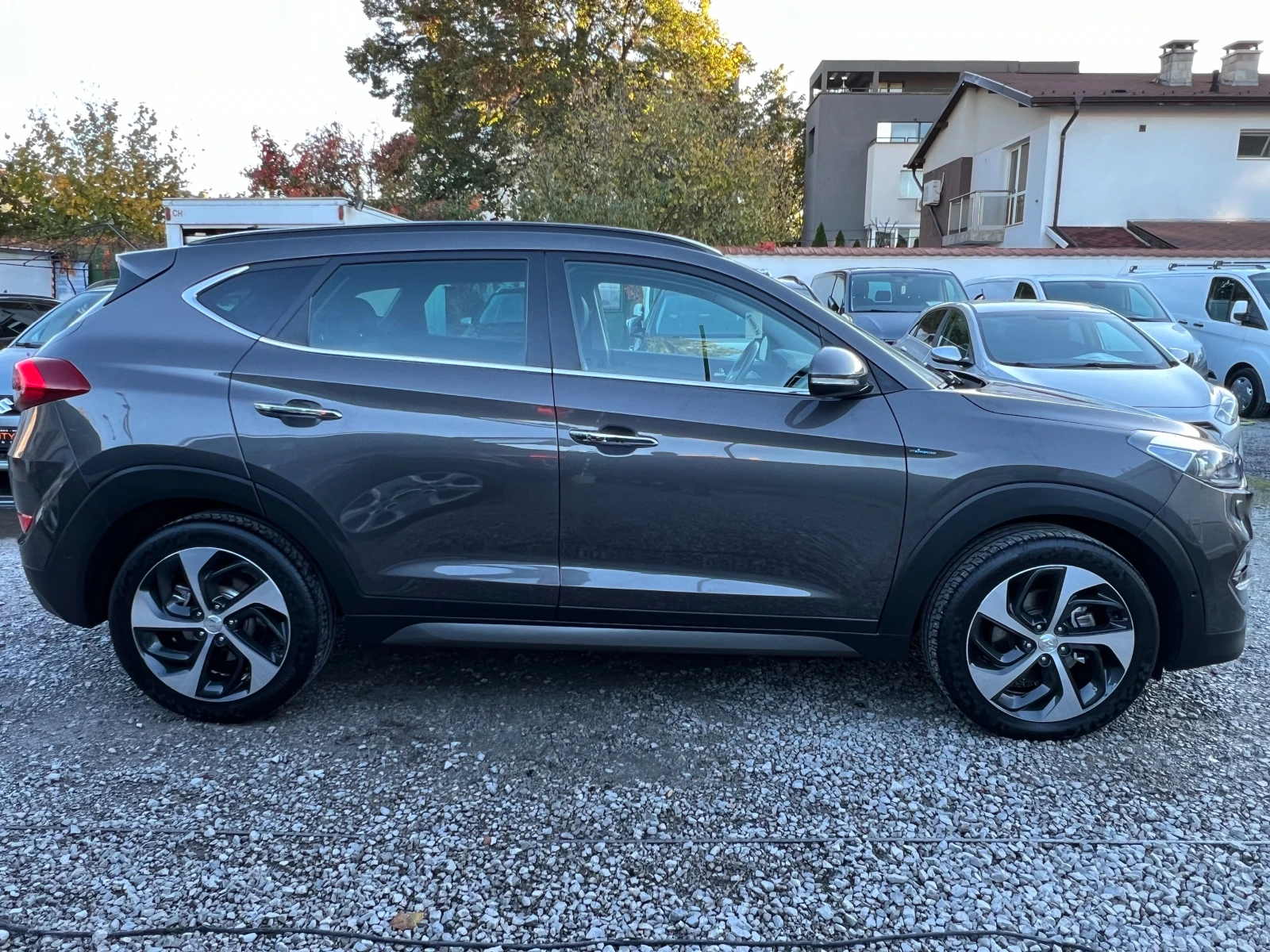 Hyundai Tucson 2.0CRDi 4WD/ПАНОРАМА/106536км./TMAJ381ADGJ140128/ - изображение 5 | Auto.bg Hyundai Tucson 2.0CRDi 4WD/ПАНОРАМА/106536км./TMAJ381ADGJ140128/ - изображение 5