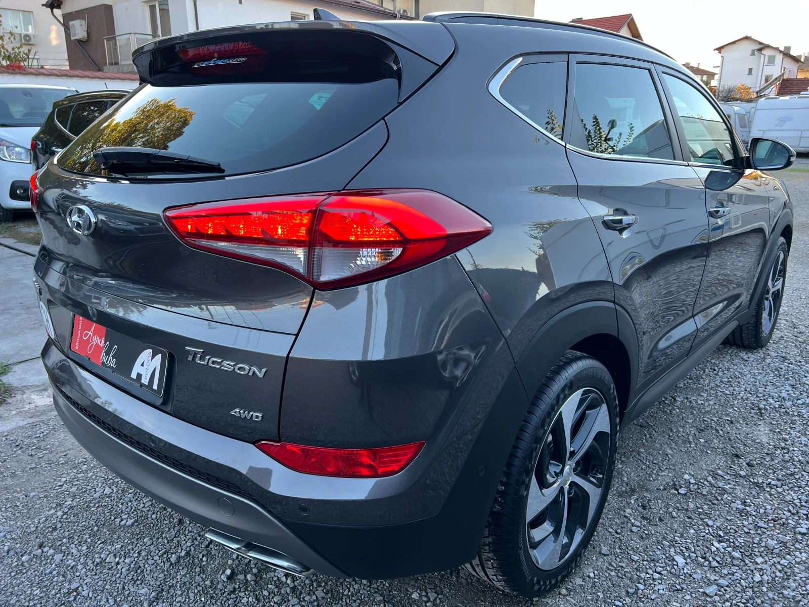 Hyundai Tucson 2.0CRDi 4WD/ПАНОРАМА/106536км./TMAJ381ADGJ140128/ - изображение 4 | Auto.bg Hyundai Tucson 2.0CRDi 4WD/ПАНОРАМА/106536км./TMAJ381ADGJ140128/ - изображение 4