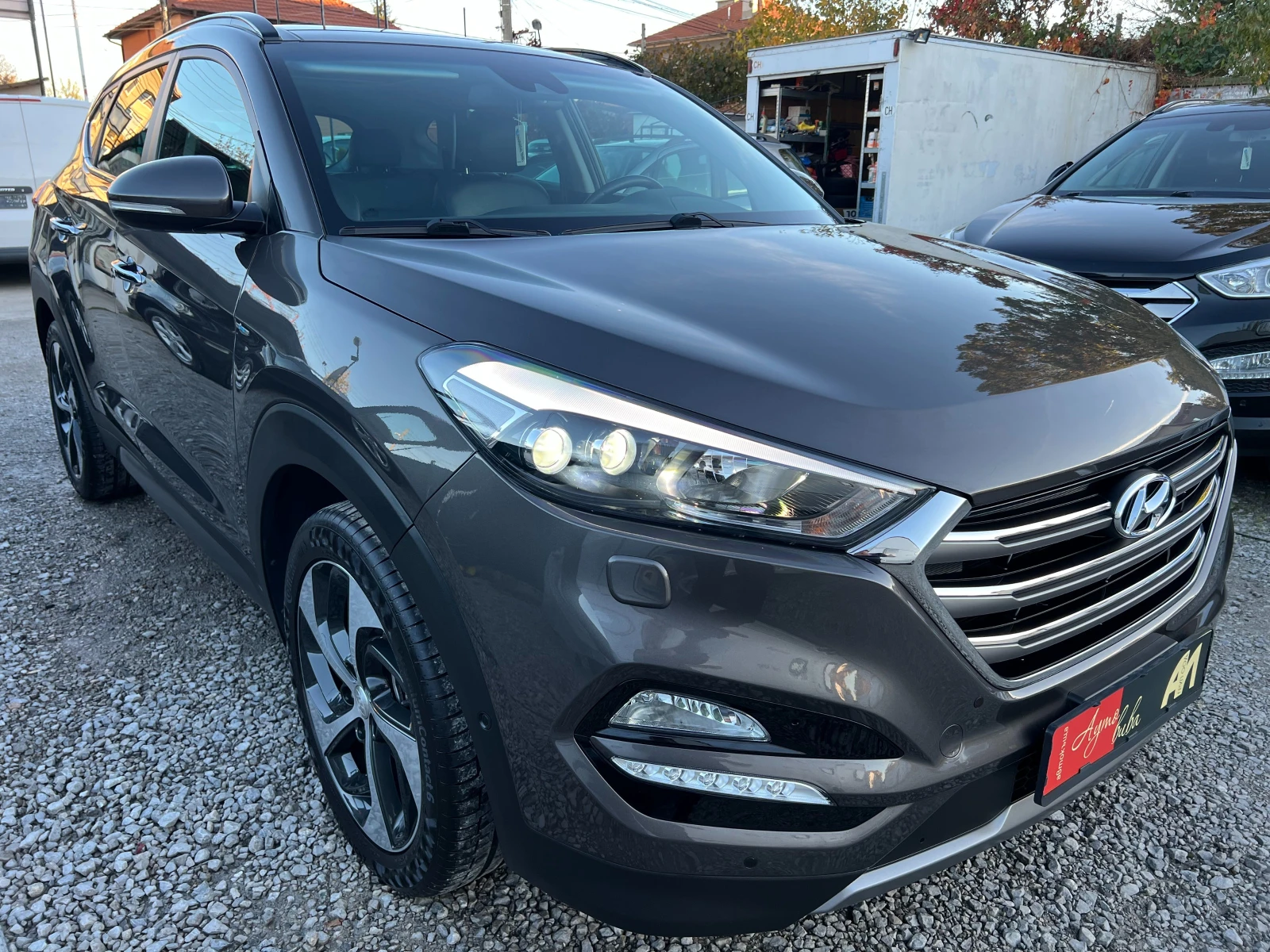 Hyundai Tucson 2.0CRDi 4WD/ПАНОРАМА/106536км./TMAJ381ADGJ140128/ - изображение 6 | Auto.bg Hyundai Tucson 2.0CRDi 4WD/ПАНОРАМА/106536км./TMAJ381ADGJ140128/ - изображение 6