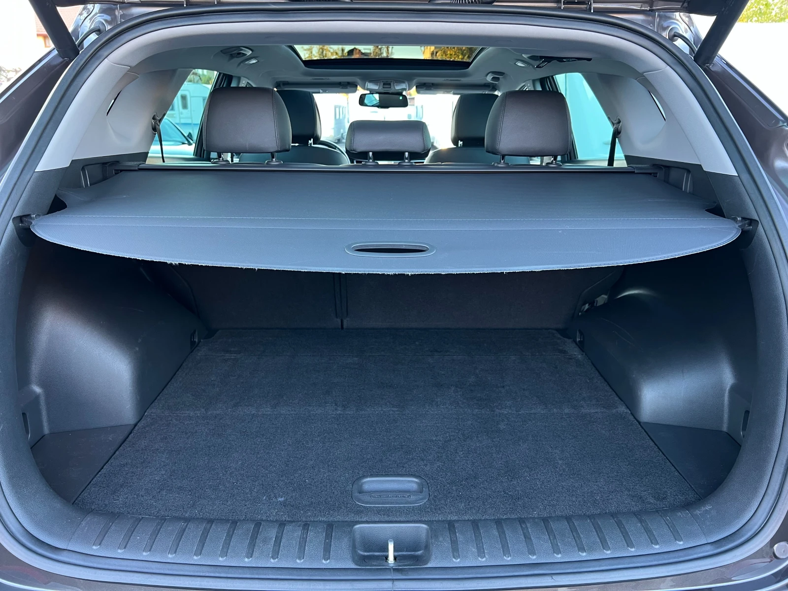 Hyundai Tucson 2.0CRDi 4WD/ПАНОРАМА/106536км./TMAJ381ADGJ140128/ - изображение 9 | Auto.bg Hyundai Tucson 2.0CRDi 4WD/ПАНОРАМА/106536км./TMAJ381ADGJ140128/ - изображение 9