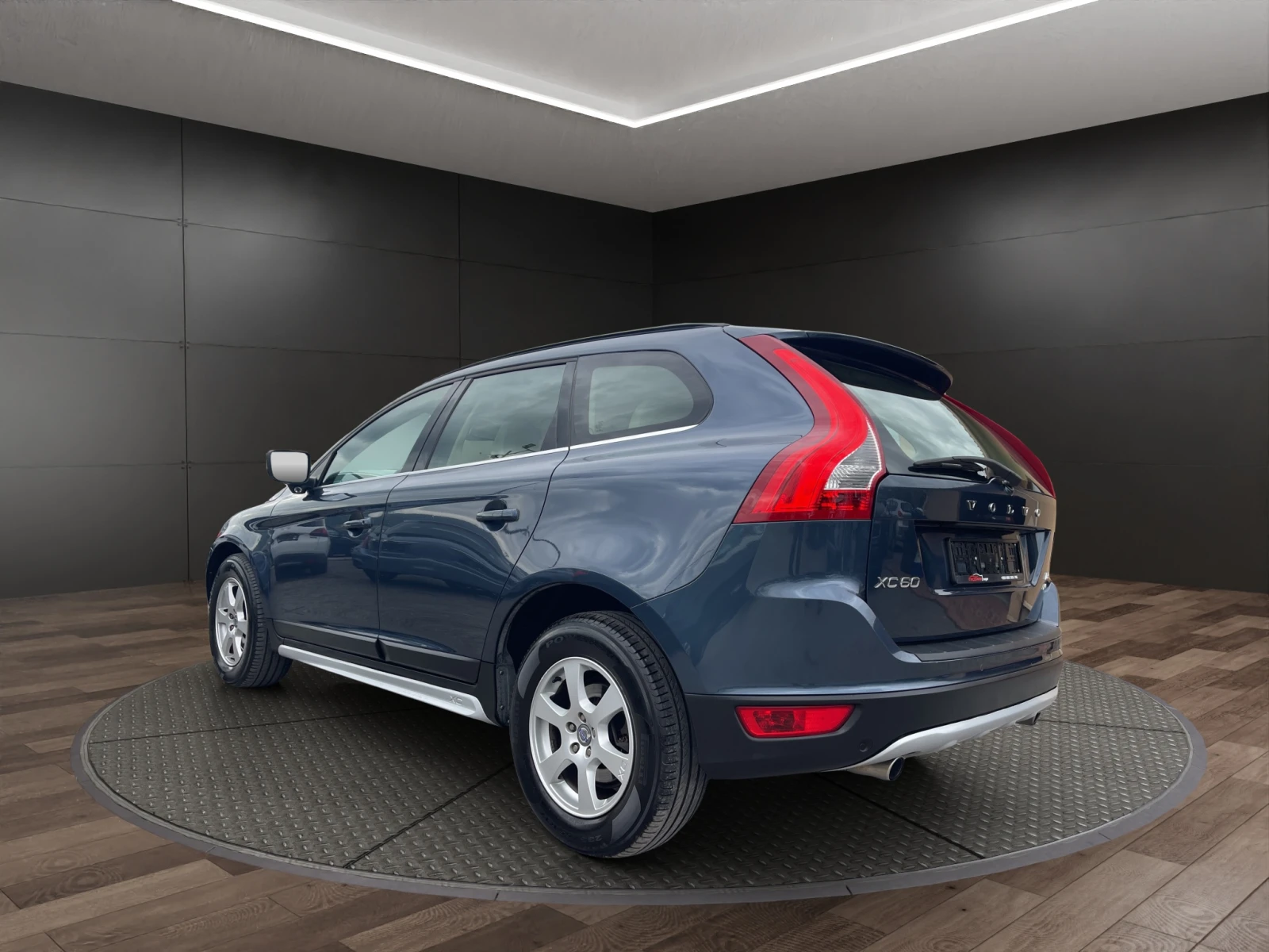 Volvo XC60 2.4 D3 MOMENTUM AWD - изображение 4 | Auto.bg Volvo XC60 2.4 D3 MOMENTUM AWD - изображение 4