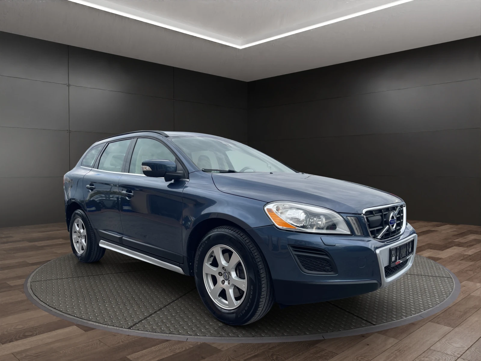 Volvo XC60 2.4 D3 MOMENTUM AWD - изображение 2 | Auto.bg Volvo XC60 2.4 D3 MOMENTUM AWD - изображение 2