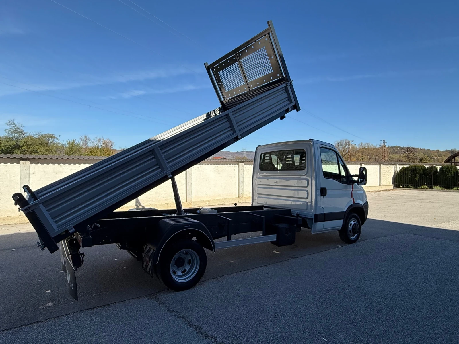 Iveco 35c15 Тристранен Самосвал 4.20м кош! 3.0мотор - изображение 8 | Auto.bg Iveco 35c15 Тристранен Самосвал 4.20м кош! 3.0мотор - изображение 8