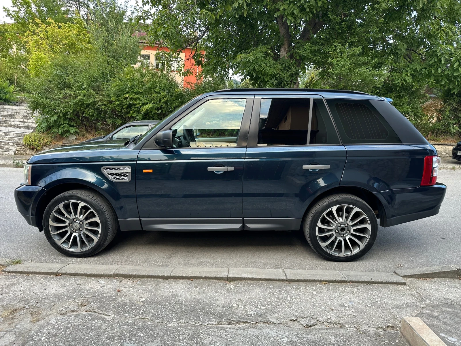 Land Rover Range Rover Sport 2.7HSE 4x4 - изображение 3 | Auto.bg Land Rover Range Rover Sport 2.7HSE 4x4 - изображение 3