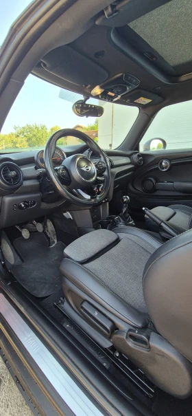 Mini One 1.2i Turbo* Панорама* ел.шибидах* спортен салон* - 5950 € - 54863864 15 | Car24.bg Mini One 1.2i Turbo* Панорама* ел.шибидах* спортен салон* - 5950 € - 54863864 15