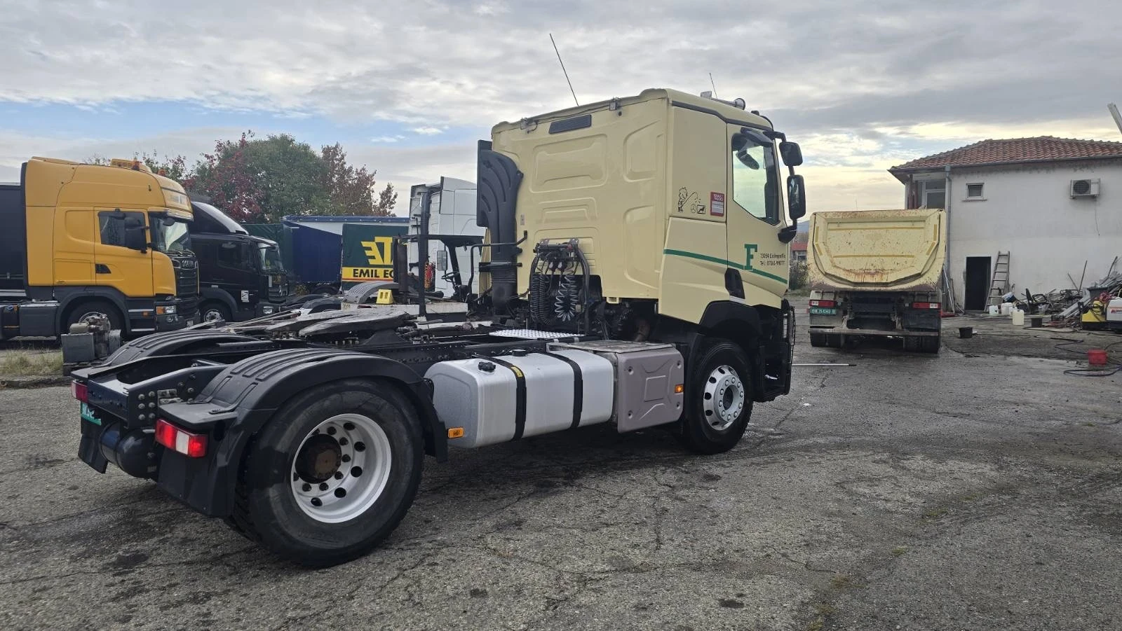 Renault T 460 / евро 6 / ретардер / самосвална помпа - изображение 7 | Auto.bg Renault T 460 / евро 6 / ретардер / самосвална помпа - изображение 7