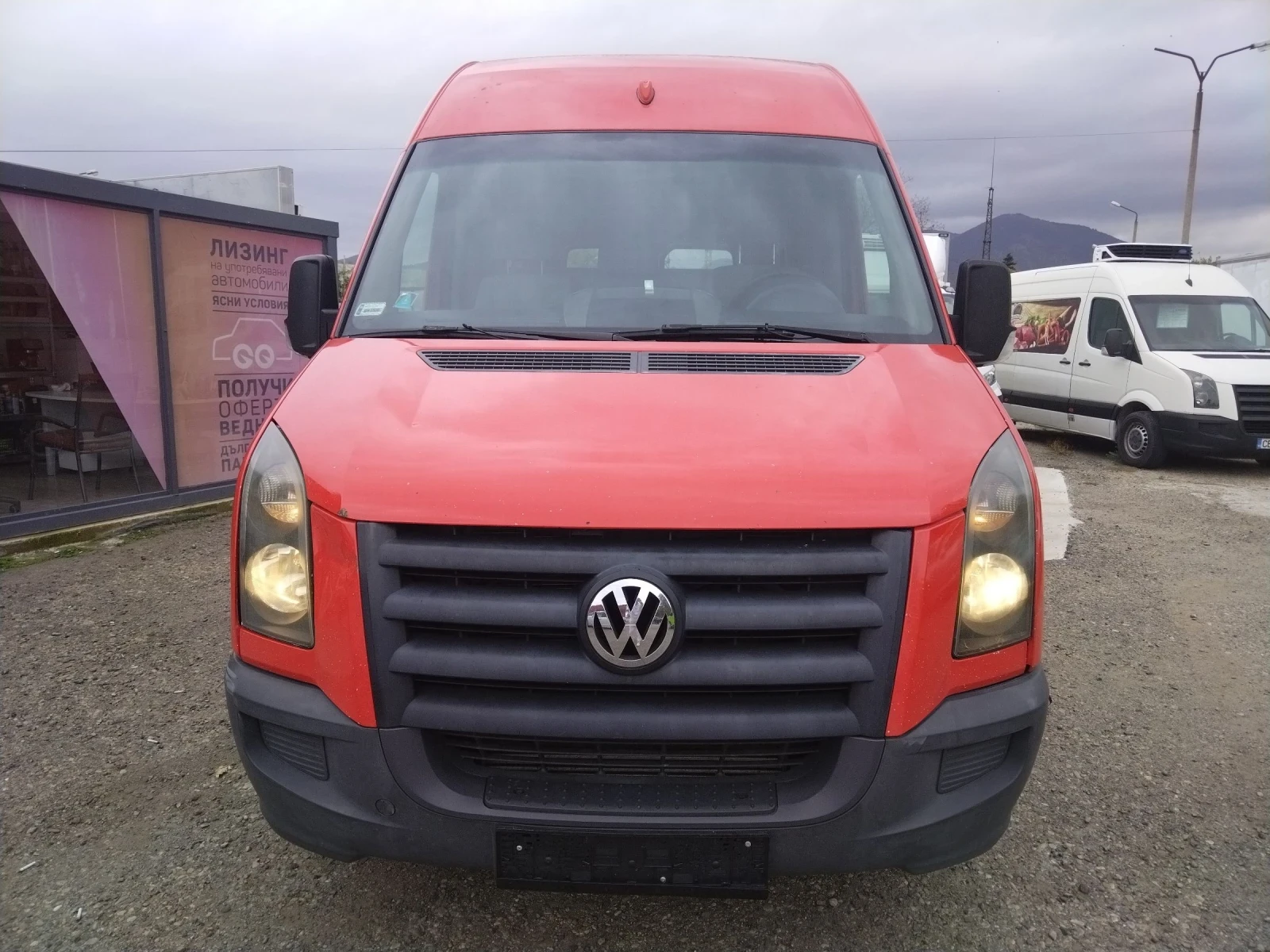 VW Crafter 2.5, 163к.с, 6 скорости, темпомат, климатик  - изображение 2 | Auto.bg VW Crafter 2.5, 163к.с, 6 скорости, темпомат, климатик  - изображение 2