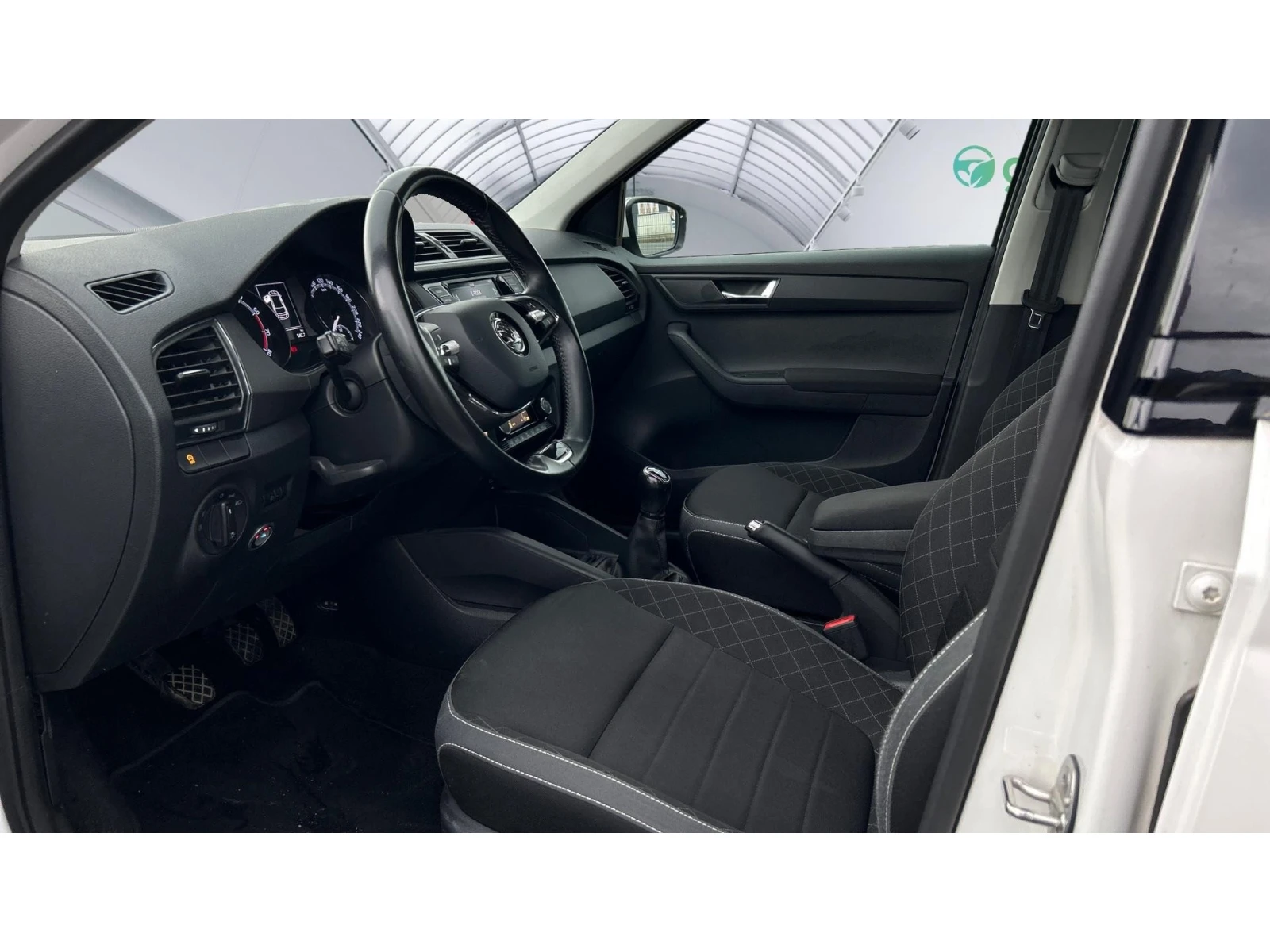 Skoda Fabia 1.0 TSi LPG, Месечна вноска от 277 лв. - изображение 9 | Auto.bg Skoda Fabia 1.0 TSi LPG, Месечна вноска от 277 лв. - изображение 9