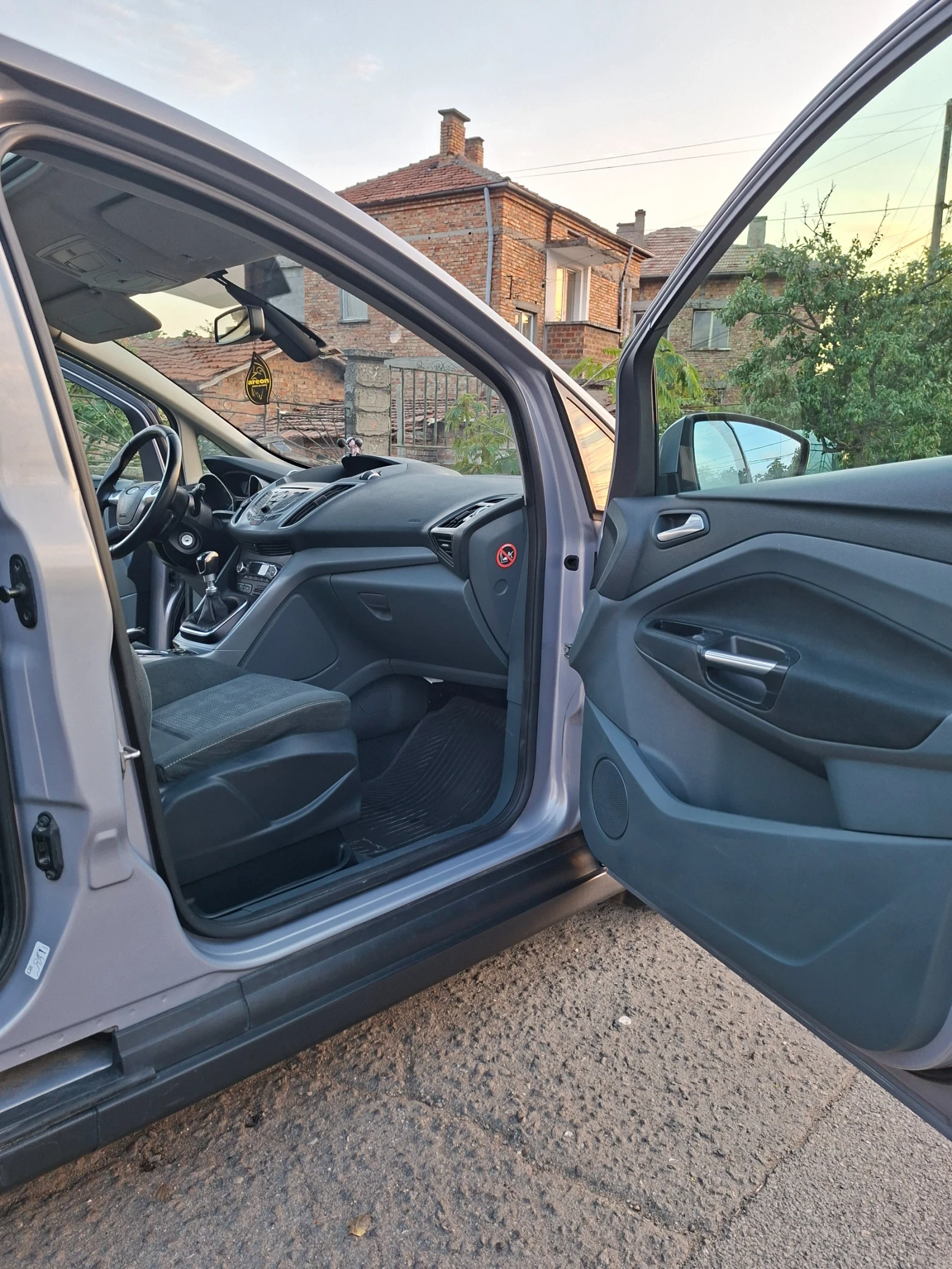 Ford C-max 1.6 tdci, 95к.с. - изображение 9 | Auto.bg Ford C-max 1.6 tdci, 95к.с. - изображение 9