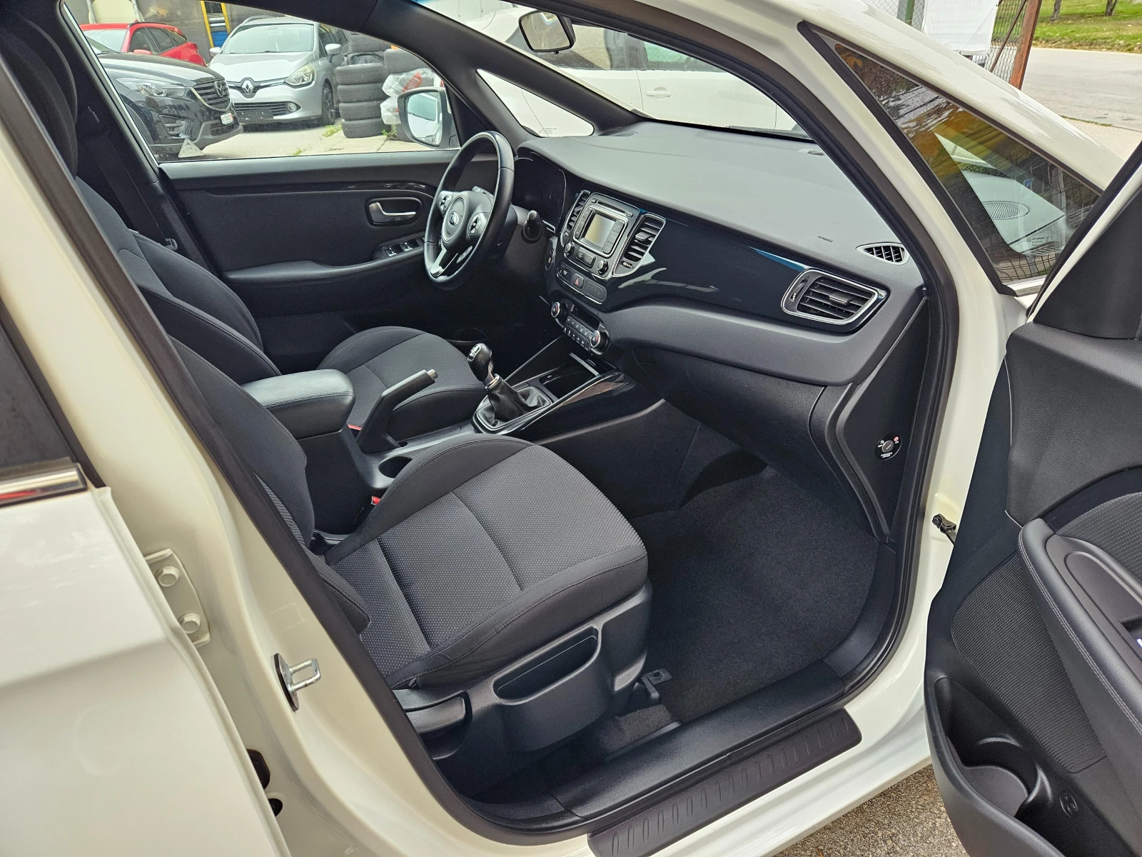 Kia Carens 1.7 116kc ТОП - изображение 10 | Auto.bg Kia Carens 1.7 116kc ТОП - изображение 10