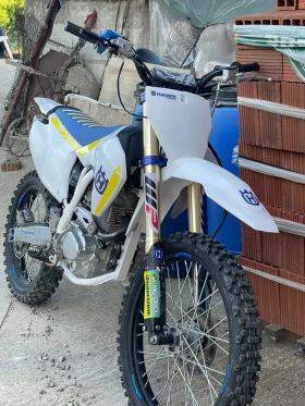 Други UpBeat 250cc със визия на Husqvarna