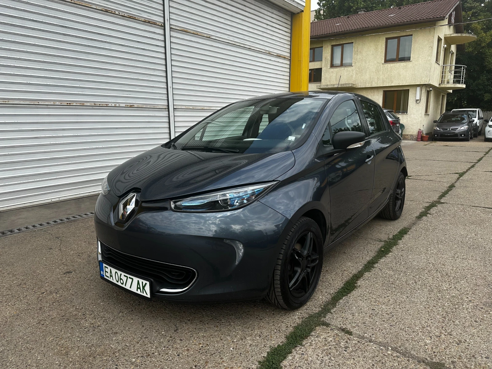 Renault Zoe undefined | Auto.bg — изображение 1 Renault Zoe undefined | Auto.bg — изображение 1