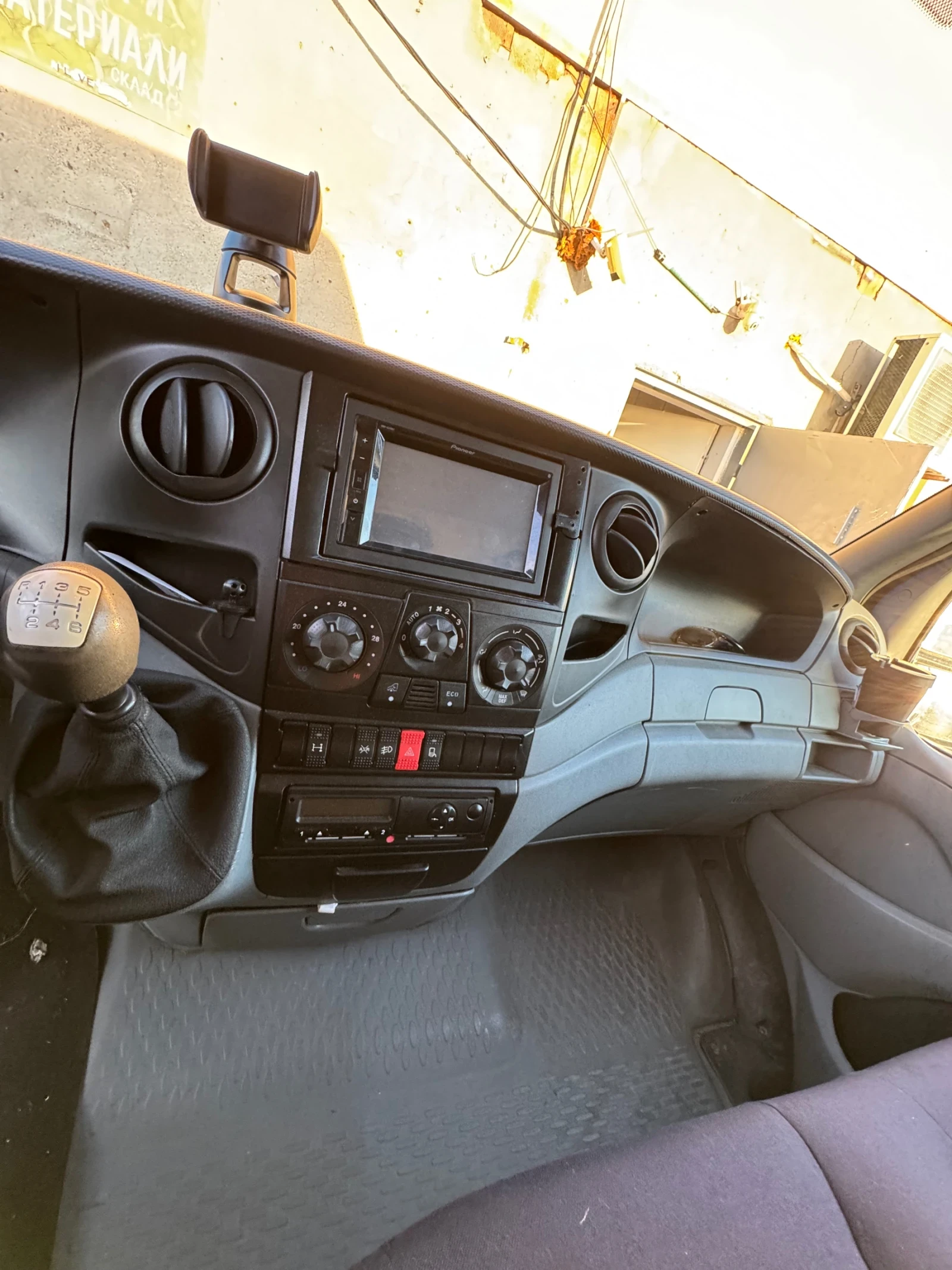 Iveco 35c18 3.0-КЛИМАТРОНИК-БЛОКАЖИ-КАМЕРА-MAXI - изображение 6 | Auto.bg Iveco 35c18 3.0-КЛИМАТРОНИК-БЛОКАЖИ-КАМЕРА-MAXI - изображение 6