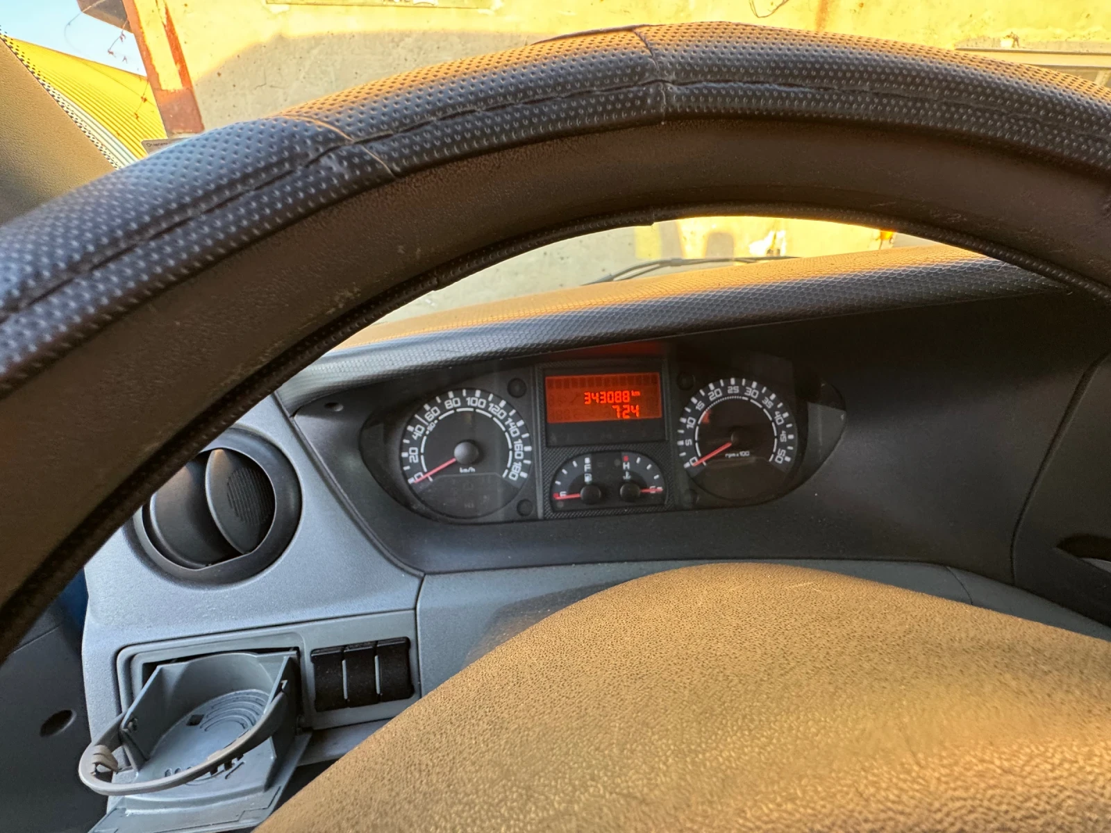 Iveco 35c18 3.0-КЛИМАТРОНИК-БЛОКАЖИ-КАМЕРА-MAXI - изображение 7 | Auto.bg Iveco 35c18 3.0-КЛИМАТРОНИК-БЛОКАЖИ-КАМЕРА-MAXI - изображение 7