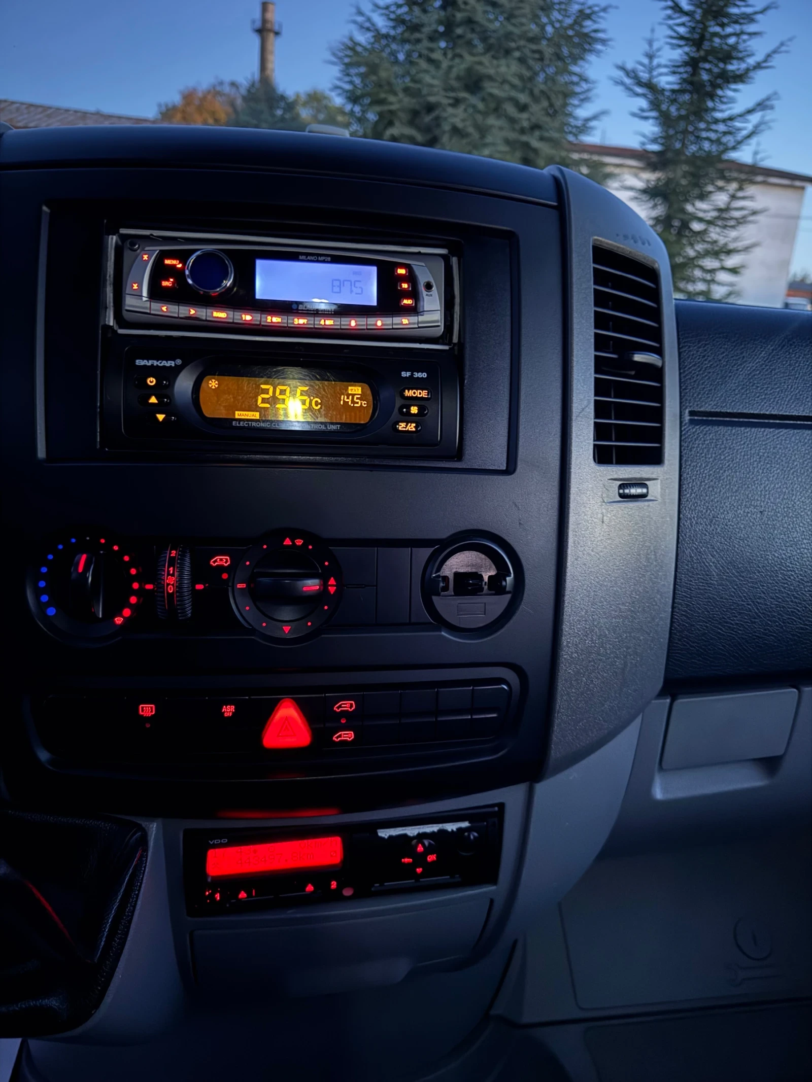 VW Crafter 2.5Tdi 163ps автомат врата клима - изображение 9 | Auto.bg VW Crafter 2.5Tdi 163ps автомат врата клима - изображение 9