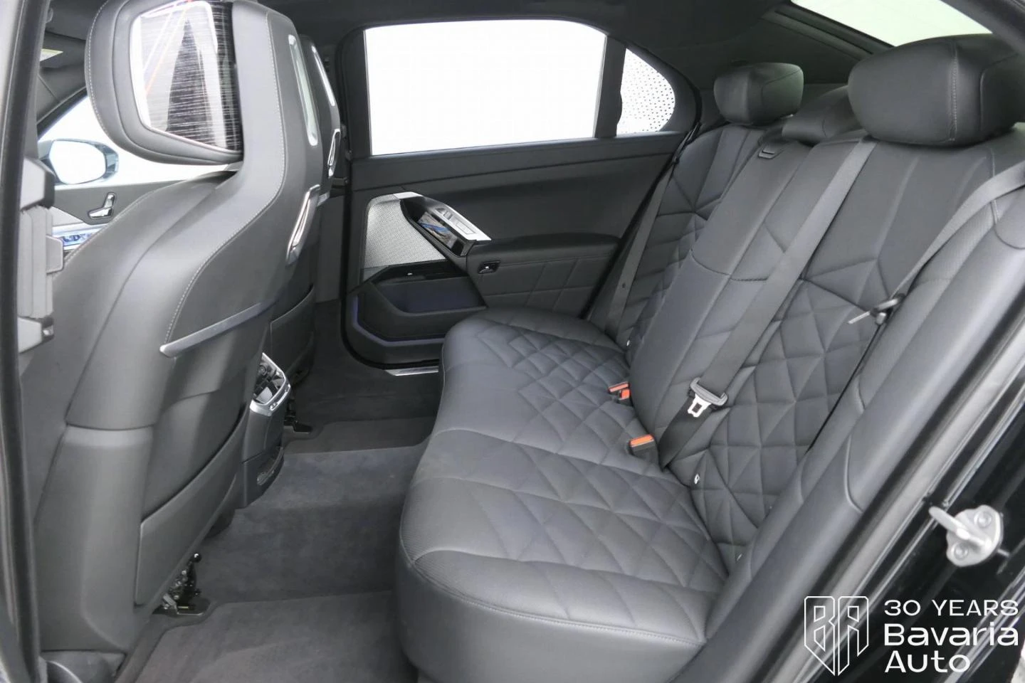 BMW 740 d xDrive M Sport Paket Sportautomatic - изображение 8 | Auto.bg BMW 740 d xDrive M Sport Paket Sportautomatic - изображение 8