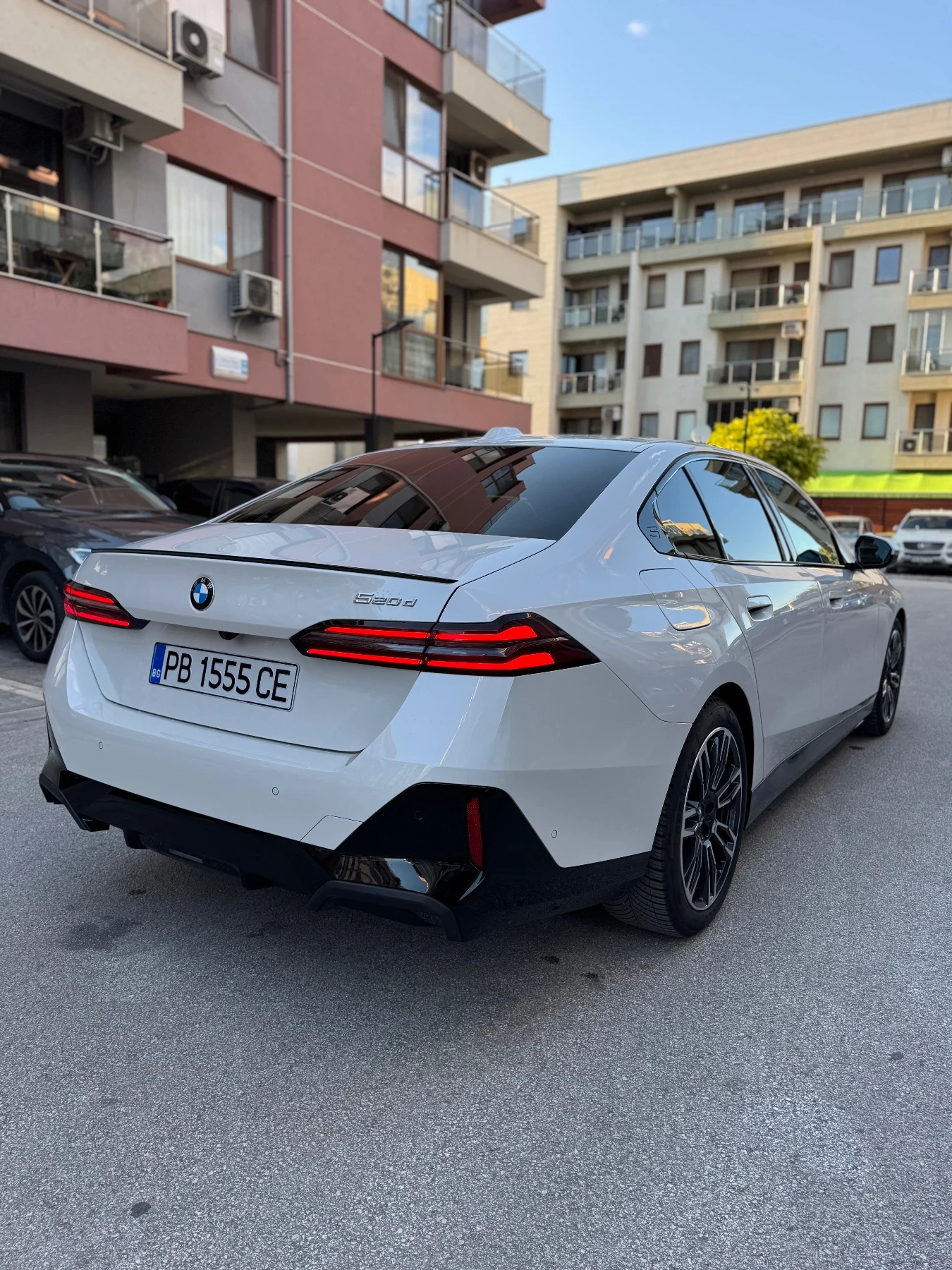 BMW 520 Iconic GLOW, harman, обдухване - изображение 4 | Auto.bg BMW 520 Iconic GLOW, harman, обдухване - изображение 4