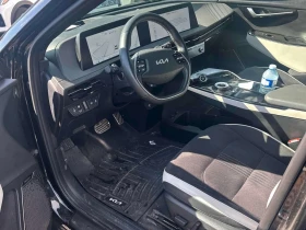 Kia EV6 * Land w/GT Line Pkg AWD * CARFAX * БЕЗ ПЪРВОНАЧАЛ | Auto.bg — изображение 5 Kia EV6 * Land w/GT Line Pkg AWD * CARFAX * БЕЗ ПЪРВОНАЧАЛ | Auto.bg — изображение 5